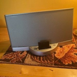 Bose SoundDock Series 2, with bluetooth docking unit, power cord